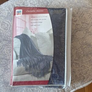 Chenille Throw Blanket - Soft and Cozy Gray